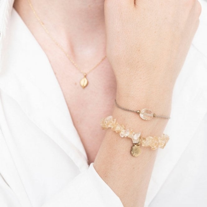 A Beautiful Story, This Gemstone Card Citrine Gold Bracelet is a sparkly and meaningful addition to any look. Crafted from ethically sourced cotton and one brightly shining Citrine gemstone