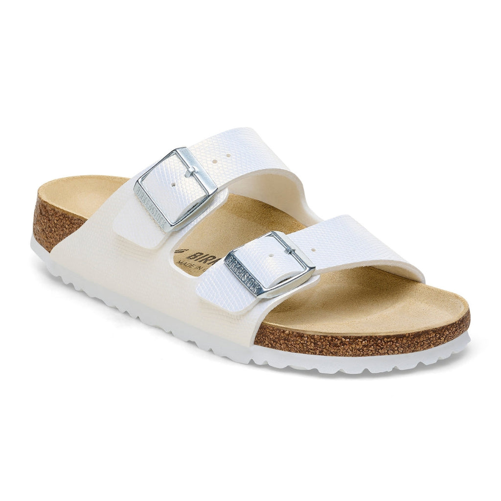 Step into timeless elegance with the Arizona Birko Flor Shiny Lizard White sandals. The design features an iridescent metallic foil for a touch of extravagance.