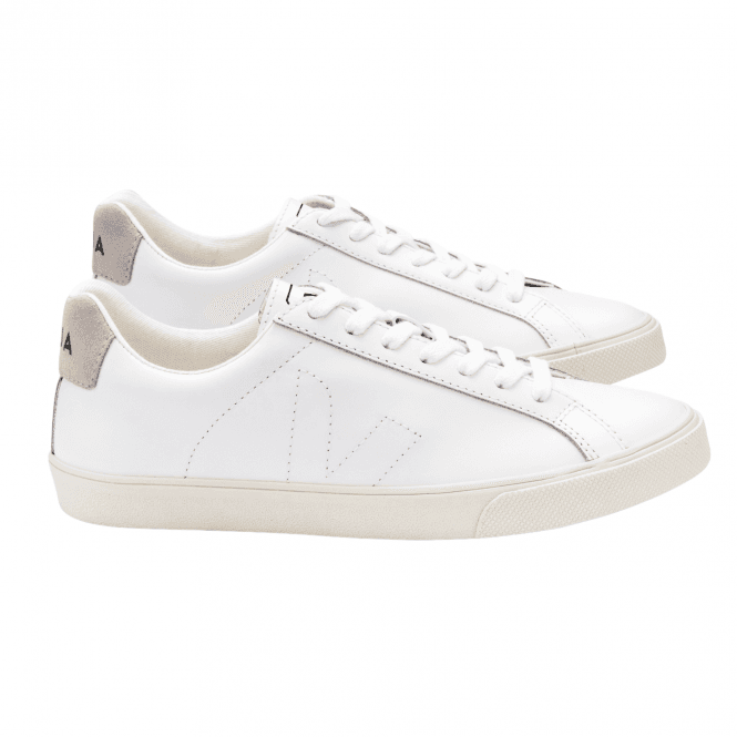 Veja Esplar Leather Extra White Trainers are the perfect way to show your sustainable style to the world! Not only are they made from leather with leather panels, but the technical inner lining is made from 100% recycled plastic bottles.